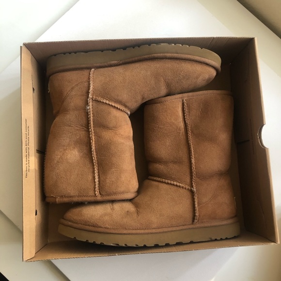 Classic Short Brown UGGs - Picture 6 of 8